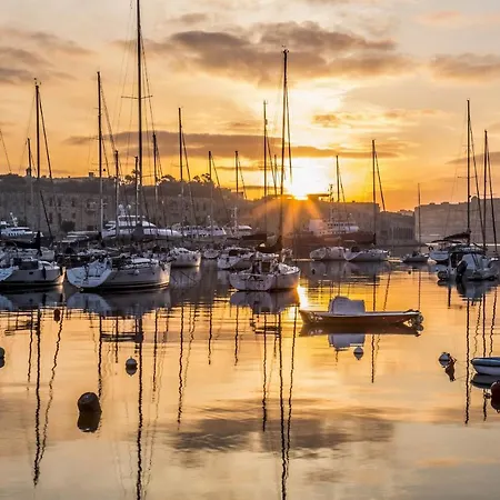 Deluxe With Valletta And Harbour Views Σλιέμα