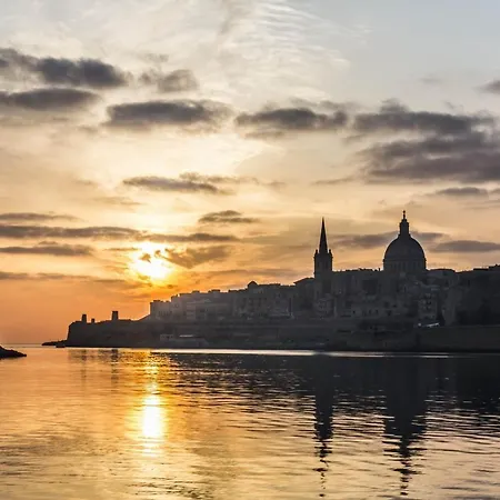Deluxe With Valletta And Harbour Views * סליאמה