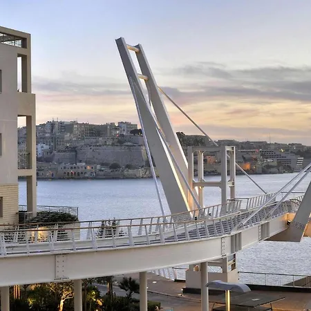 Deluxe With Valletta And Harbour Views סליאמה