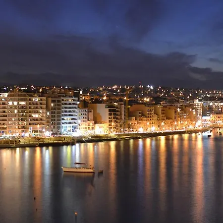 דירה Deluxe With Valletta And Harbour Views