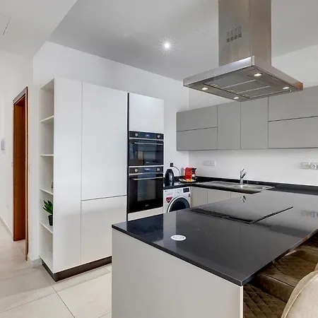 Apartament Deluxe With Valletta And Harbour Views