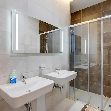 Deluxe With Valletta And Harbour Views דירה