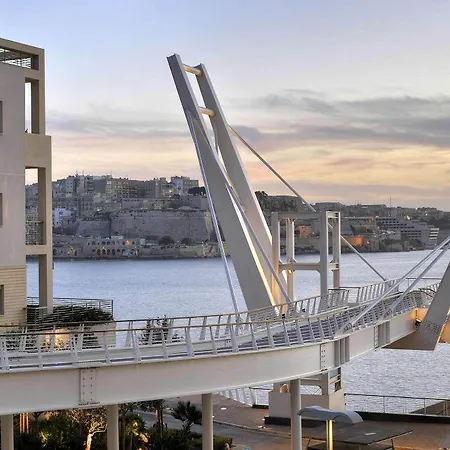 Deluxe With Valletta And Harbour Views סליאמה