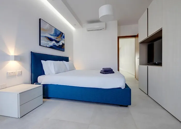 Deluxe With Valletta And Harbour Views